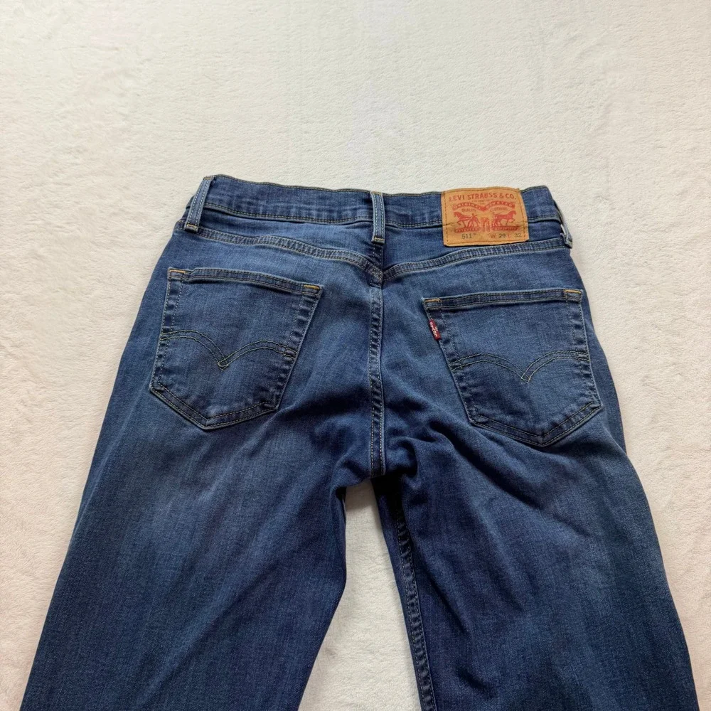 Levis slip into